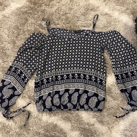 3-pack of blouses! - Picture 2 of 4